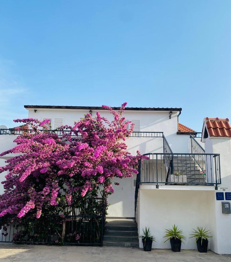 Guesthouse Dvoshko Hvar Exteriör bild